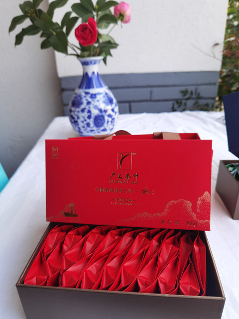【大別山精神系列一特級信陽紅茶伴手禮（匠心）】大別山脈、核心產(chǎn)區(qū)、高山茶園、匠心制作  980元/盒